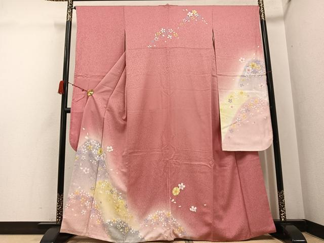 平和屋着物●豪華振袖　駒刺繍　重ね山桜文　暈し染め　金通し地　正絹　逸品　AABG7342ph