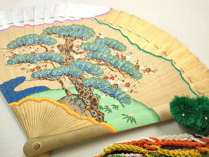 平和屋本店●極上　和装小物　檜扇　十二単用　扇子　手描　松竹梅　平安装束　六色飾り紐　25橋　糸花　箱付き　逸品　DZAA11678kh6