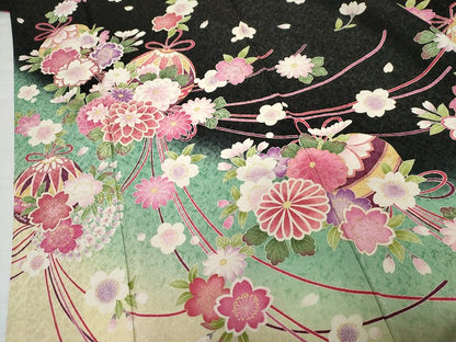 平和屋着物●豪華振袖　花毬文　暈し染め　黒地　金彩　金通し地　正絹　逸品　AABG7934cs