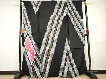 平和屋着物●豪華振袖　絞り　舞花文　黒地　金彩　正絹　逸品　AABG7941cs