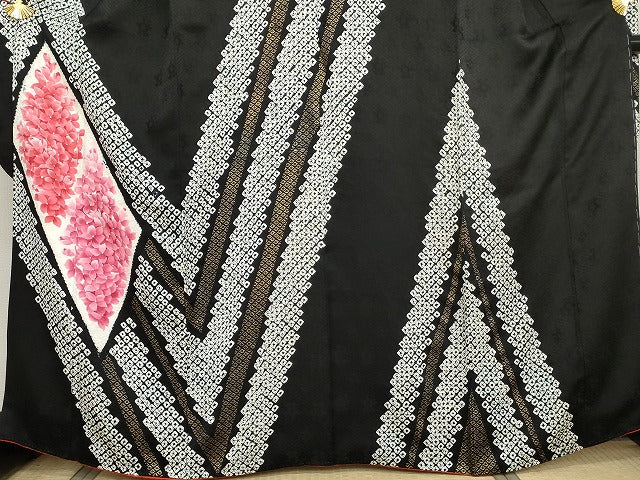 平和屋着物●豪華振袖　絞り　舞花文　黒地　金彩　正絹　逸品　AABG7941cs