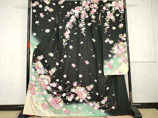 平和屋着物●豪華振袖　花毬文　暈し染め　黒地　金彩　金通し地　正絹　逸品　AABG7934cs