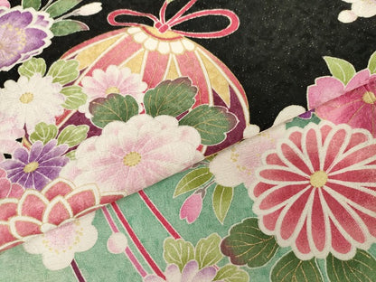 平和屋着物●豪華振袖　花毬文　暈し染め　黒地　金彩　金通し地　正絹　逸品　AABG7934cs