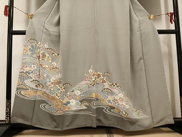 平和屋着物●豪華色留袖　友禅　駒刺繍　草花宝尽くし　金彩　正絹　逸品　未使用　AABG8491ph