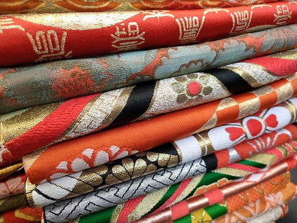 平和屋本店■子供帯 まとめて 35点 向かい鶴 孔雀 蝶 松竹梅 花柄 楽器 寿字 アンティーク 金銀糸 など 着用可能多数 未使用品あり ppp3513
