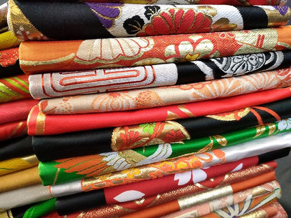 平和屋本店■子供帯 まとめて 35点 鳳凰 鶴 孔雀 蝶 花柄 七宝 楽器 寿字 アンティーク 金銀糸 など 着用可能多数 未使用品あり ppp3514