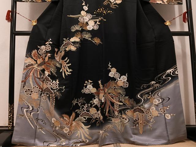 平和屋着物●訪問着　駒刺繍　松竹梅鳳凰文　暈し染め　黒地　金彩　正絹　逸品　AABG9020ph