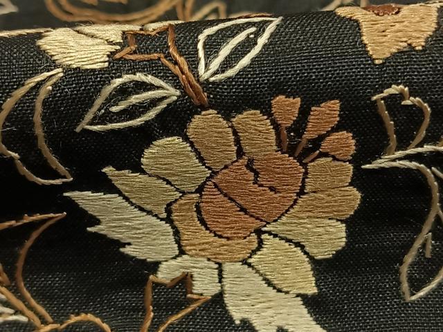 平和屋着物●訪問着　本場大島紬　染大島　総刺繍　花唐草文　黒地　正絹　逸品　AABG4725fy