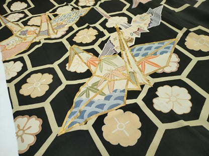 平和屋本店●極上　アンティーク　大正ロマン　振袖　駒刺繍　松竹梅折鶴花文　黒地　金銀糸　逸品　CZAA5518s6