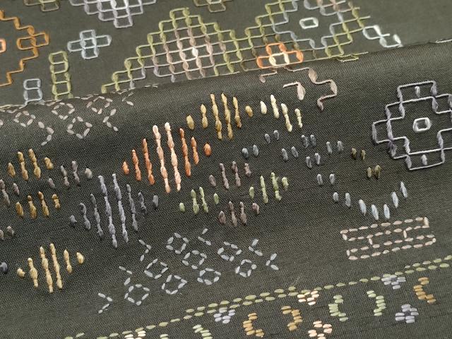 平和屋本店●極上　訪問着　本場染大島紬　刺繍　手花織　檳榔子染色地　逸品　未使用　CZAA5546s6