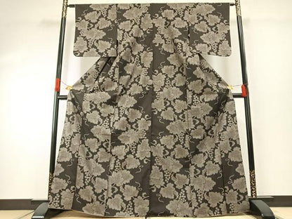 平和屋着物●本場大島紬　カタス9マルキ　葡萄蔦の葉文　正絹　逸品　AABH0686fy