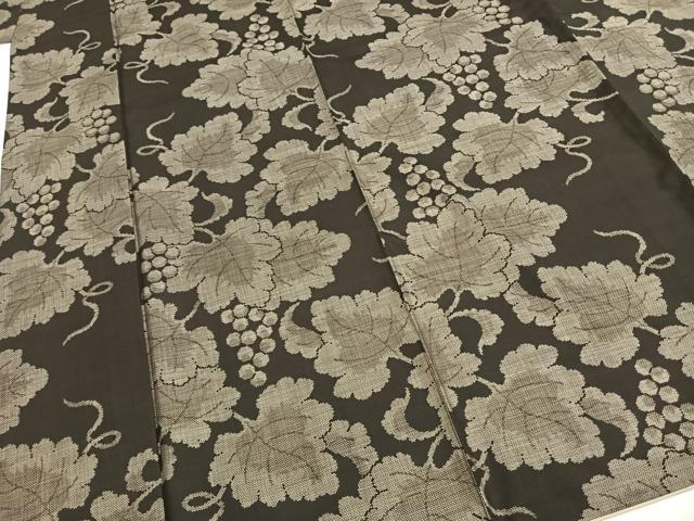 平和屋着物●本場大島紬　カタス9マルキ　葡萄蔦の葉文　正絹　逸品　AABH0686fy