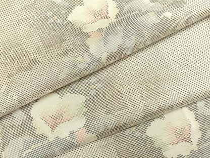 平和屋着物●本場大島紬　白大島　名匠たかし　カタス7マルキ　手織　白吉祥　草花文　証紙付き　正絹　逸品　未使用　AABH0707fy