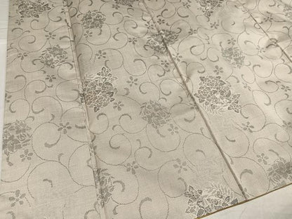 平和屋着物●本場大島紬　白大島　カタス9マルキ　花唐草文　正絹　逸品　AABH3134ph