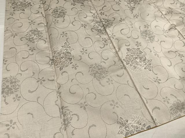 平和屋着物●本場大島紬　白大島　カタス9マルキ　花唐草文　正絹　逸品　AABH3134ph