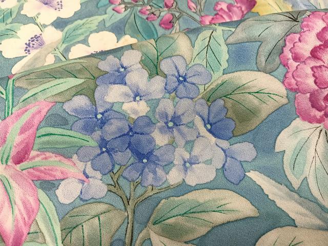 平和屋着物●豪華振袖　作家物　手描き　草花文　暈し染め　ロング丈　正絹　逸品　AABH3867ph