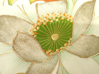 平和屋着物▼豪華振袖　駒刺繍　草花文　金彩　正絹　逸品　AABH3672cs