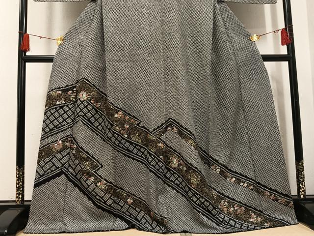 平和屋着物●訪問着　絞り　刺繍　草花文　黒地　金銀彩　三越扱い　正絹　逸品　AABH4097ph