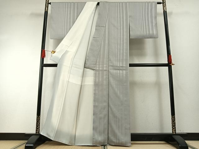 平和屋着物●上質な色無地　利久緞子　白梅鼠色　丹後ちりめん　反端付き　正絹　逸品　AABH0878fy