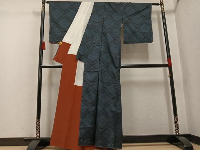 平和屋着物●本場大島紬　一元7マルキ　幾何学文様　正絹　逸品　未使用　AABH4151ph