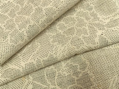 平和屋着物●本場結城紬　重要無形文化財　100亀甲　草花文　正絹　逸品　AABH0913fy