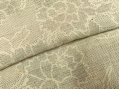 平和屋着物●本場結城紬　重要無形文化財　100亀甲　草花文　正絹　逸品　AABH0913fy