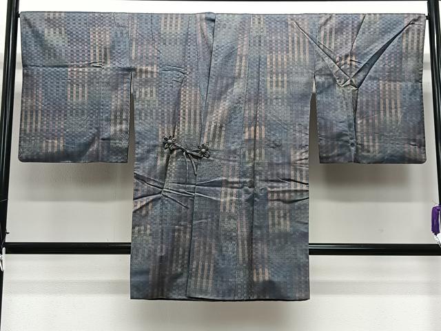平和屋着物∞道中着　リバーシブル　紬地　格子　黒地　ロング丈　正絹　逸品　CABE4887ua