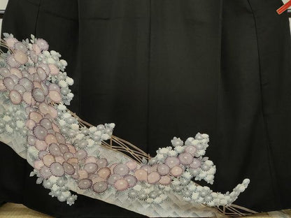 平和屋着物■豪華黒留袖　駒刺繍　籬菊文　たたき染め　金彩　正絹　逸品　CABD9940ze