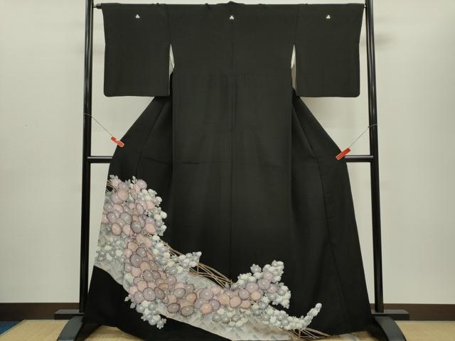 平和屋着物■豪華黒留袖　駒刺繍　籬菊文　たたき染め　金彩　正絹　逸品　CABD9940ze