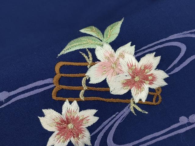 平和屋着物●女性　行灯袴　総刺繍　花筏文　金糸　DABC3946az