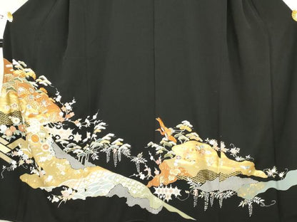 平和屋着物●創業460年・千總　黒留袖　駒刺繍　飛鶴吉祥梅松文　金彩　正絹　逸品　AABH3749cs