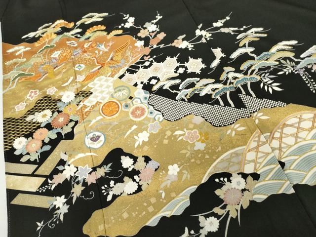 平和屋着物●創業460年・千總　黒留袖　駒刺繍　飛鶴吉祥梅松文　金彩　正絹　逸品　AABH3749cs