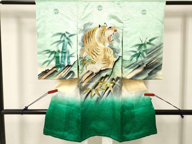 平和屋着物[]お宮参り　男の子　祝着　産着　初着　のしめ　刺繍　虎 寅　笹竹文　暈し染め　金銀彩　逸品　DABC5360ma
