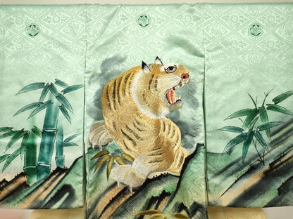 平和屋着物[]お宮参り　男の子　祝着　産着　初着　のしめ　刺繍　虎 寅　笹竹文　暈し染め　金銀彩　逸品　DABC5360ma
