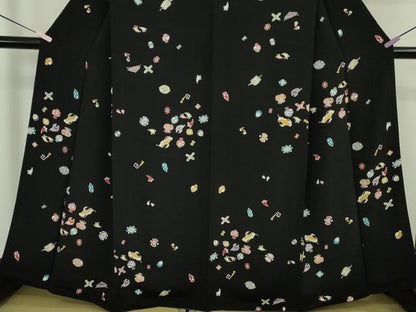 平和屋本店●極上　小紋　宝尽くし　黒地　鬼しぼ縮緬　逸品　DZAA7054kh6