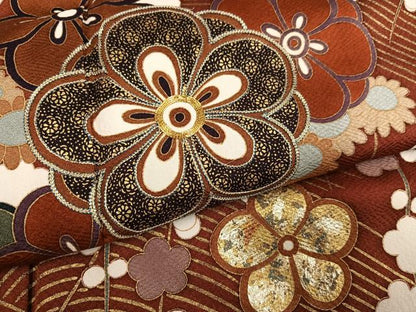 平和屋着物●豪華振袖　駒刺繍　梅松文　金彩　正絹　逸品　AABH6901ph