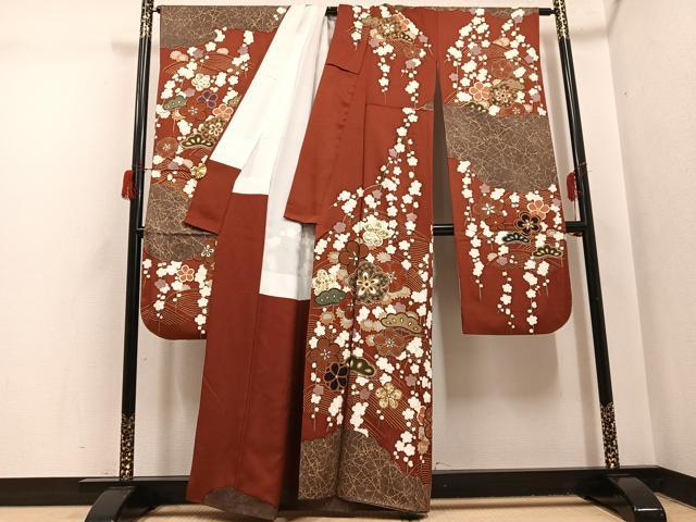 平和屋着物●豪華振袖　駒刺繍　梅松文　金彩　正絹　逸品　AABH6901ph