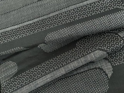 平和屋着物●本場大島紬　一元絣　吉祥エ霞文　黒地　正絹　逸品　AABH7121cs