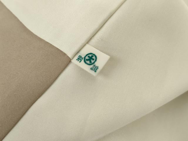 平和屋着物●本場結城紬　重要無形文化財　100亀甲　枝花文　大丸扱い　井上商事株式会社謹製　証紙付き　正絹　逸品　AABH7133cs