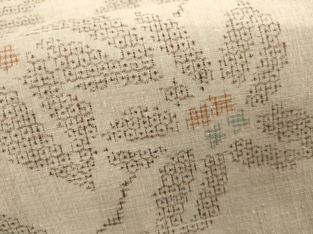 平和屋着物●本場結城紬　重要無形文化財　100亀甲　枝花文　大丸扱い　井上商事株式会社謹製　証紙付き　正絹　逸品　AABH7133cs