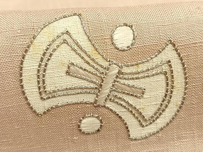 平和屋着物●訪問着　紬地　駒刺繍　宝尽くし文様　銀彩　正絹　逸品　AABH4842fy