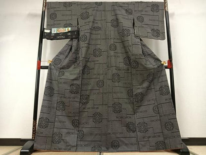 平和屋着物●本場大島紬　一元絣　亀甲花文　山口茂美作　証紙付き　正絹　逸品　AABH4890fy