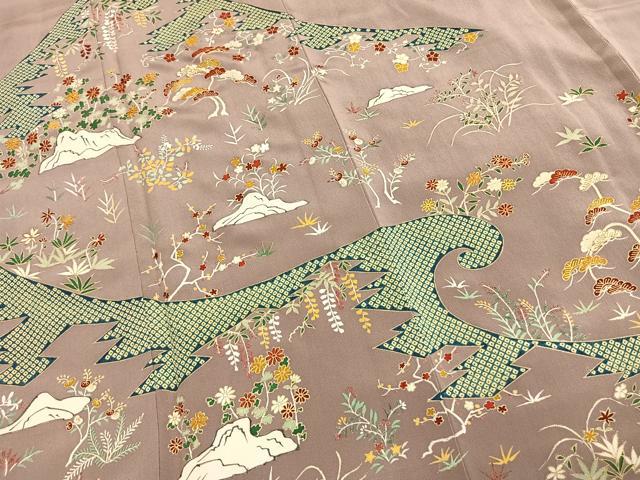 平和屋着物●豪華色留袖　駒刺繍　遠山霞文　金彩　正絹　逸品　AABH4231ck 楽天市場】平和屋着物□豪華黒留袖 駒刺繍 尾長鳥霞文 金糸 正絹 逸品