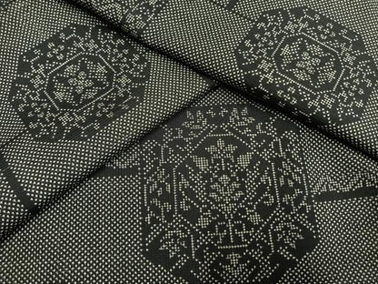 平和屋着物●本場大島紬　一元絣　亀甲花文　山口茂美作　証紙付き　正絹　逸品　AABH4890fy