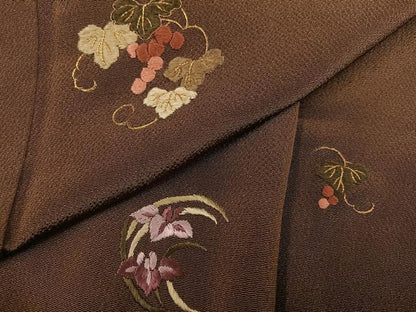 平和屋着物●訪問着　刺繍　草花文　金糸　鬼しぼ縮緬　正絹　逸品　AABH6941ph
