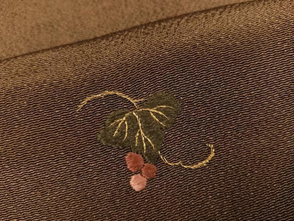 平和屋着物●訪問着　刺繍　草花文　金糸　鬼しぼ縮緬　正絹　逸品　AABH6941ph