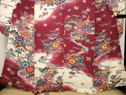 平和屋着物●豪華振袖　型染め　松竹梅流水風景文　暈し染め　やまと誂製　正絹　逸品　AABH8457ck
