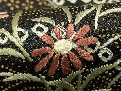 平和屋着物●訪問着　絞り　刺繍　草花文　黒地　金彩　正絹　逸品　AABH4921fy