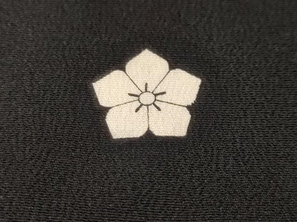 平和屋着物■豪華黒留袖 駒刺繍 屏風尾長鶏松竹梅花文 金彩 正絹 逸品 CABF3749ev
