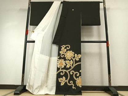 平和屋着物●豪華黒留袖　作家物　駒刺繍　花唐草文　金彩　正絹　逸品　AABH5097fy